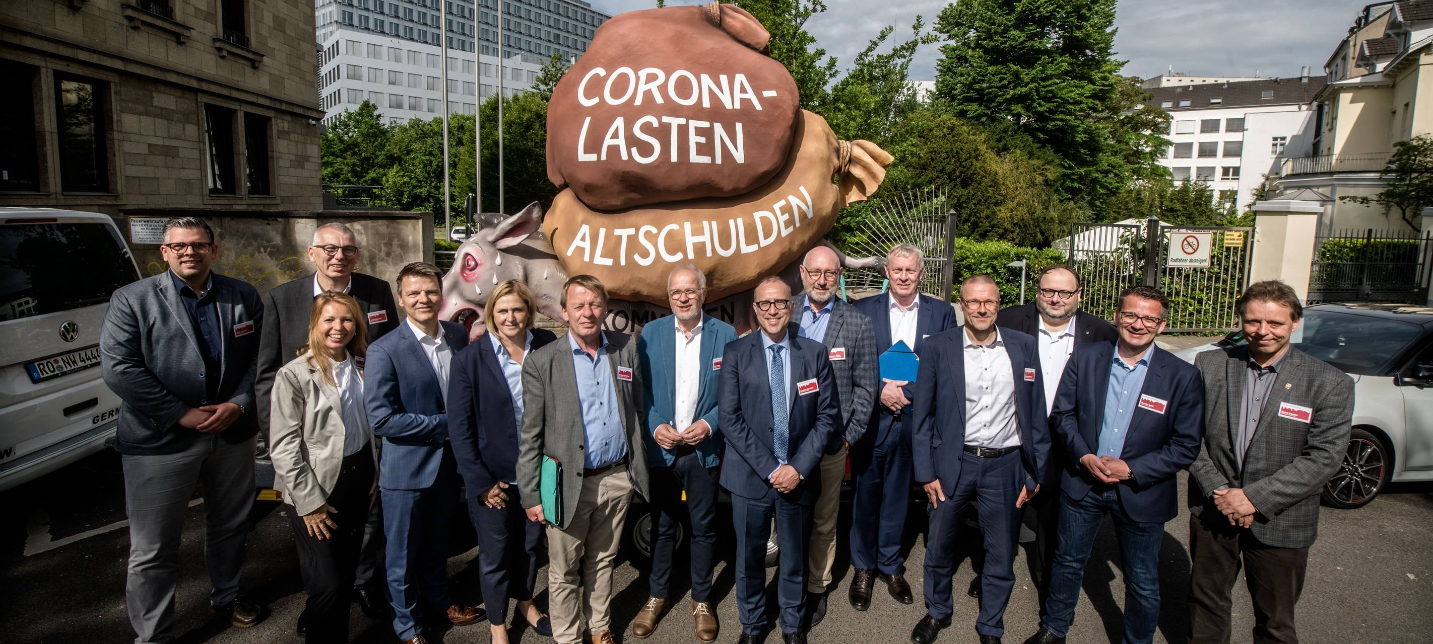 Aktionsbündinis demonstriert wegen finanziellen Folgen