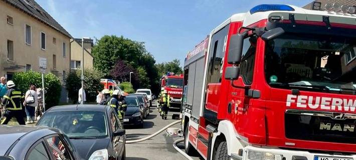 Mehrere Menschen nach Wohnungsbrand in Moers schwer verletzt