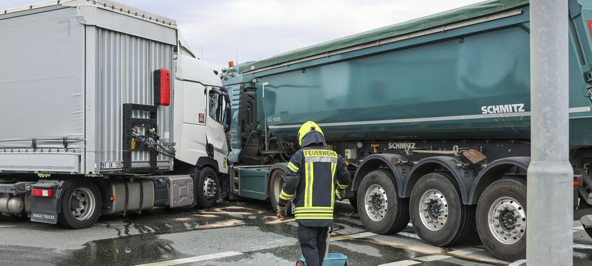 LKW-Unfall in Wesel-Lippedorf sorgte für Verkehrschaos