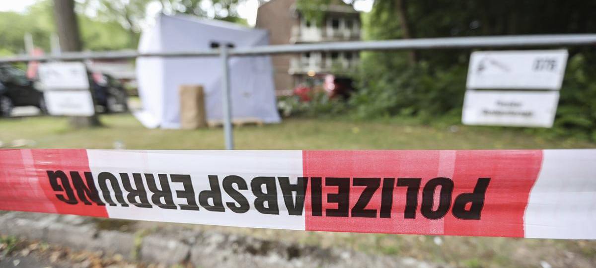 Zwei Tote nach Schüssen vor einer Duisburger Klinik