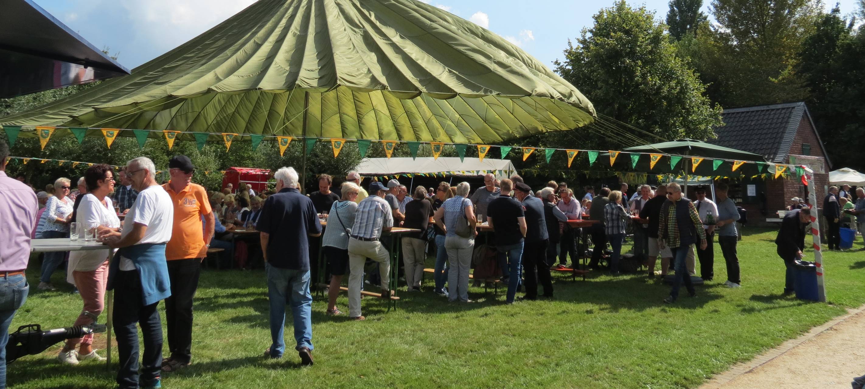 Lüttingen feiert das 23te Fischerhüttenfest