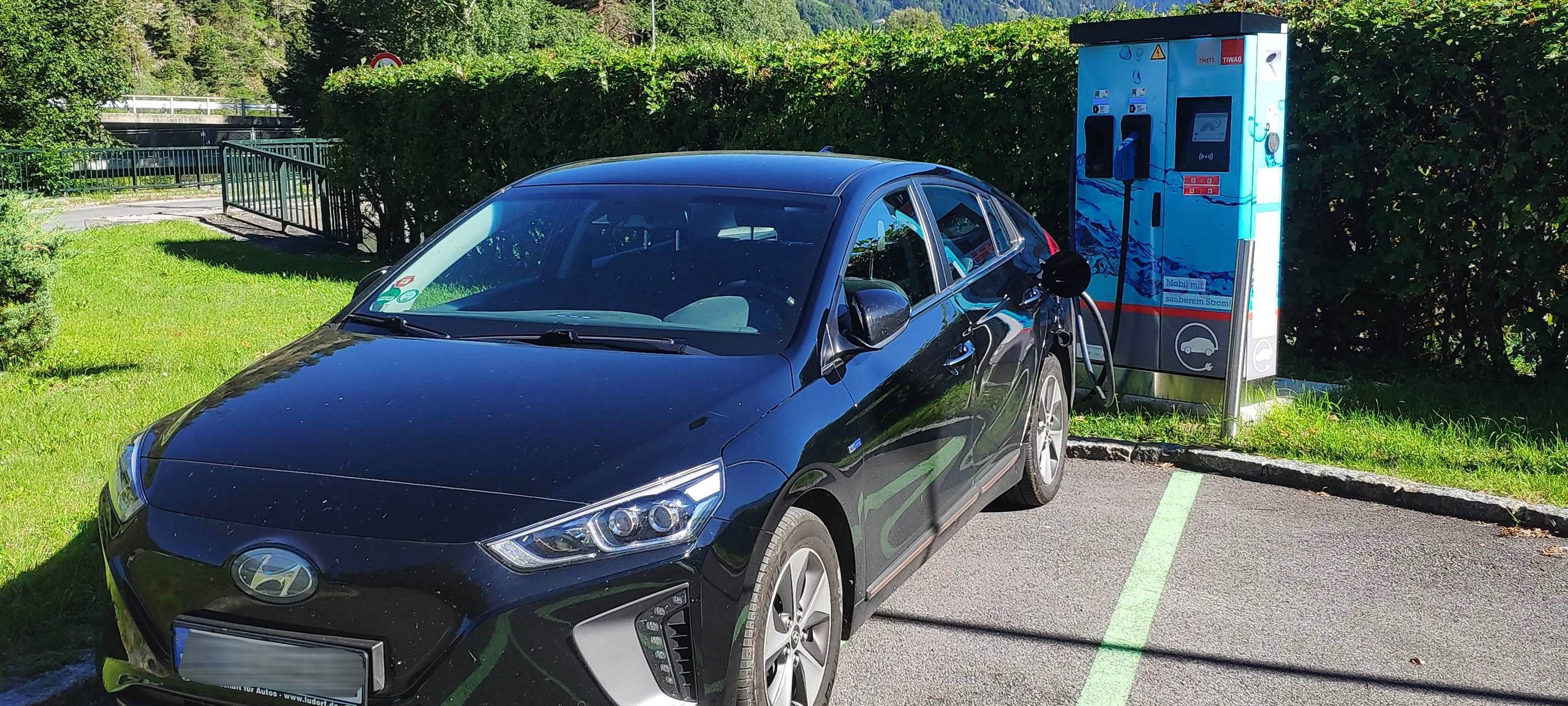 Mehr Schnell-Ladesäulen für E-Autos an der A3 bei Hamminkeln