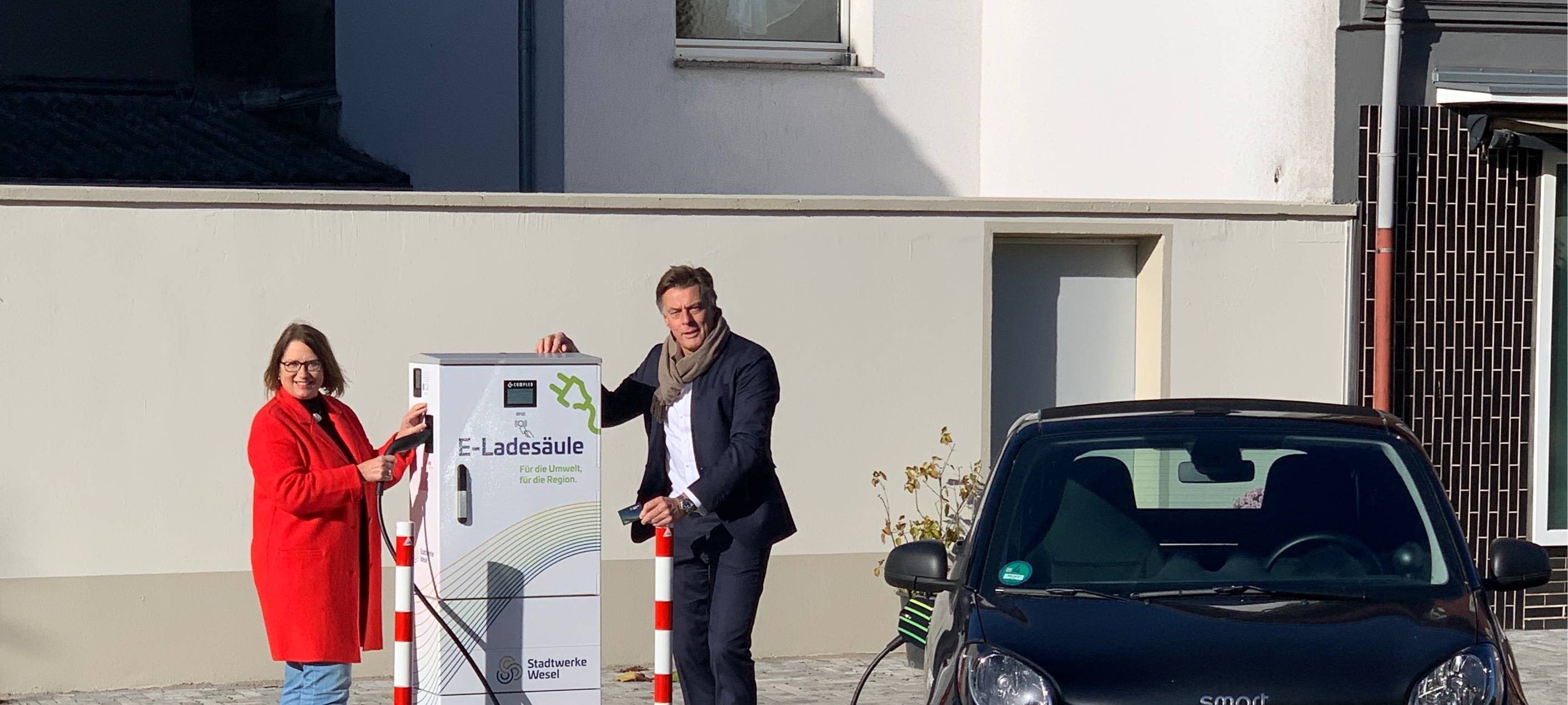 Stadtwerke Wesel: Zwei neue Ladestationen für E - Autos