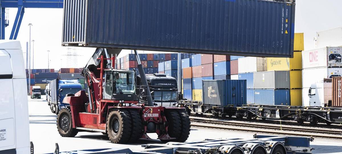 Intelligente Kamera fürs Verladesystem im Duisburger Hafen