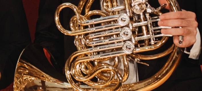 Dieb klaut teures Jagdhorn aus ICE in Duisburg