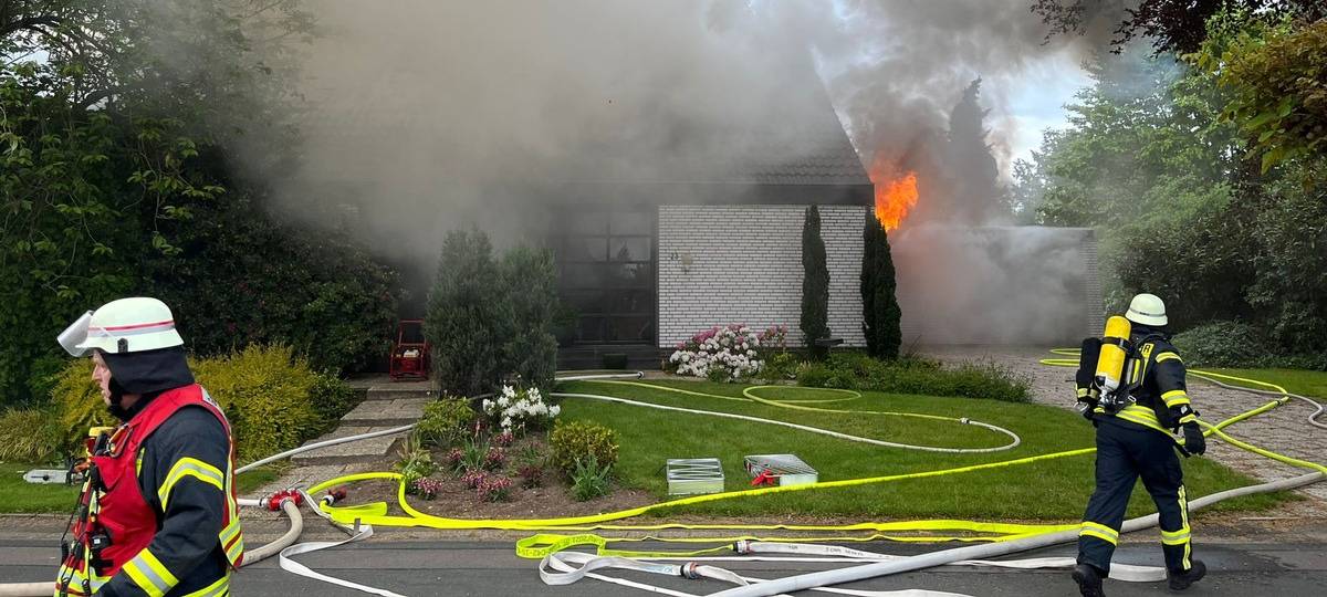 Bei einem Feuer in Sonsbeck entwickelte sich starker Rauch
