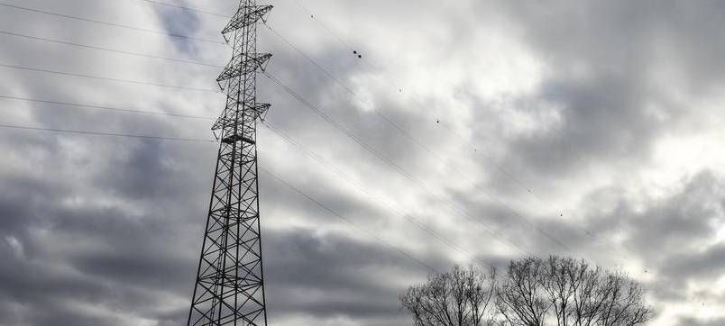 Amprion arbeitet in Voerde mit Drohnen an Stromleitungen