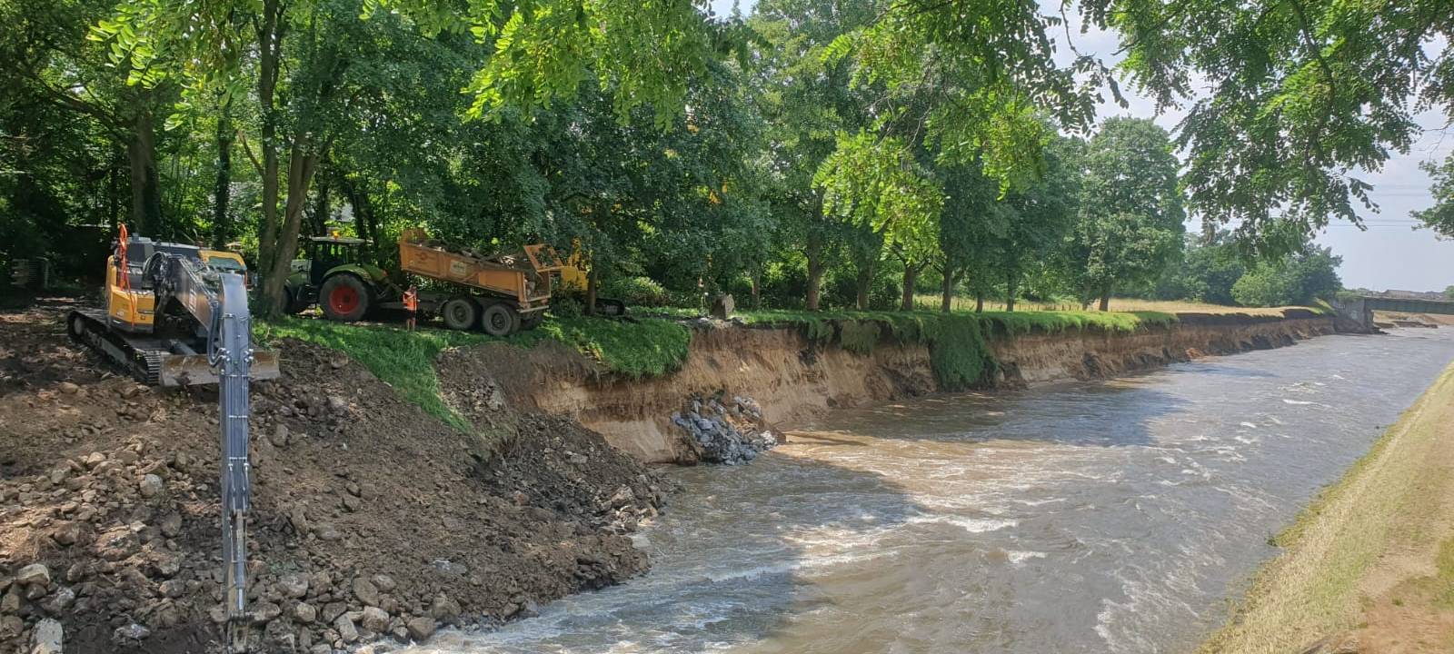 Abbau der Bahnbrücke an Dinslakener Emschermündung geplant
