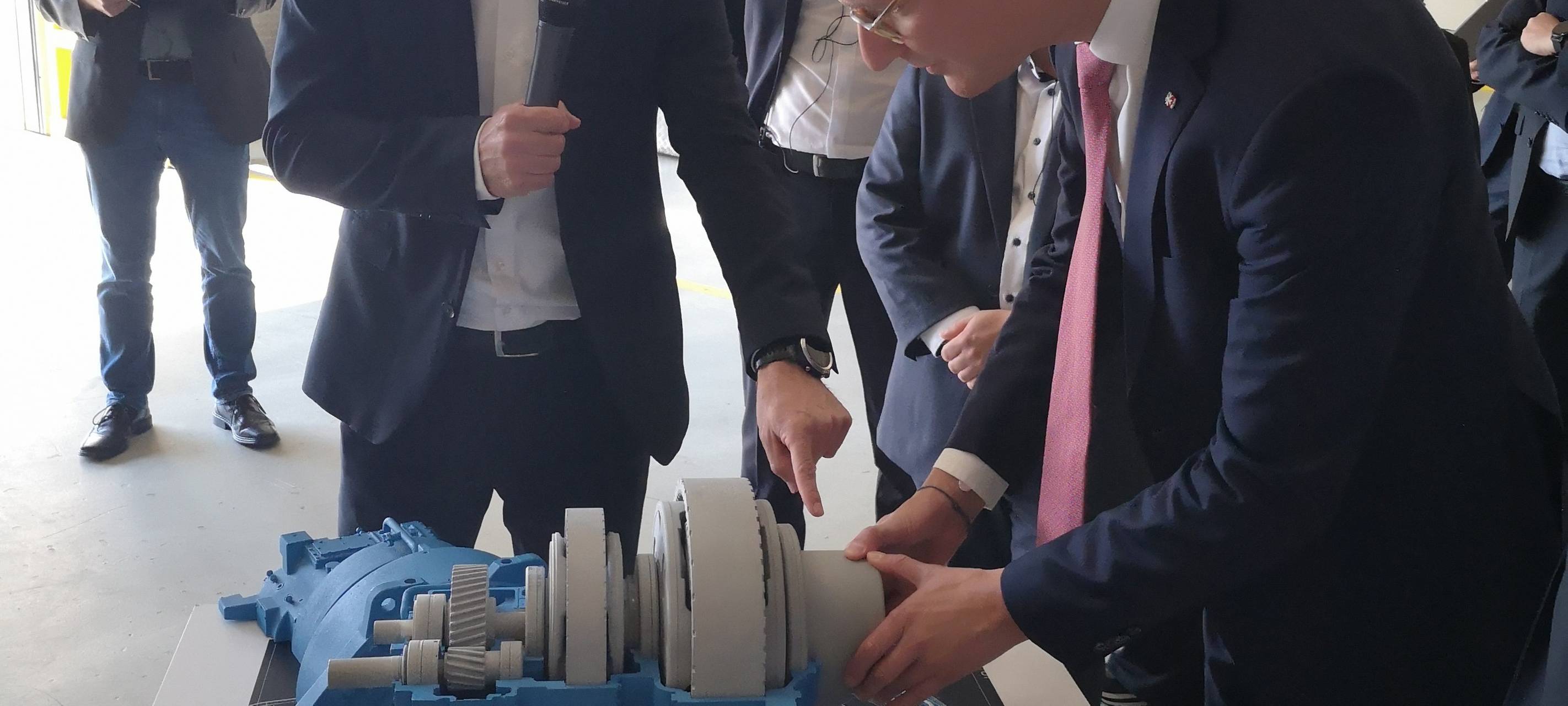 Ministerpräsident Wüst besucht Flender-Standort in Voerde