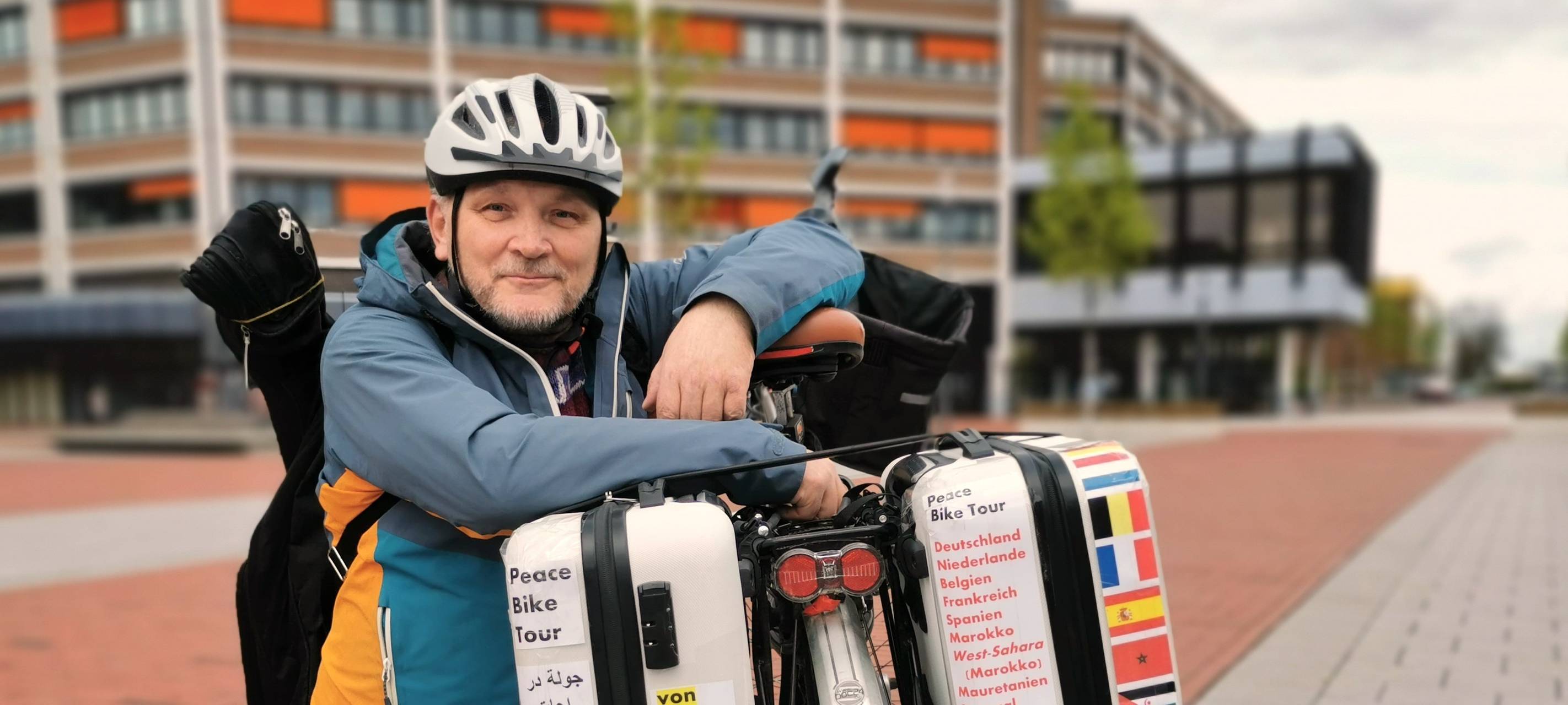 Pfarrer aus Kamp-Lintfort radelt für den Frieden in den Senegal