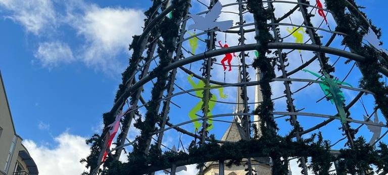 Der Lichterbaum steht wieder auf dem Großen Markt in Wesel