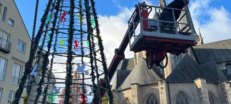 Der Lichterbaum steht wieder auf dem Großen Markt in Wesel