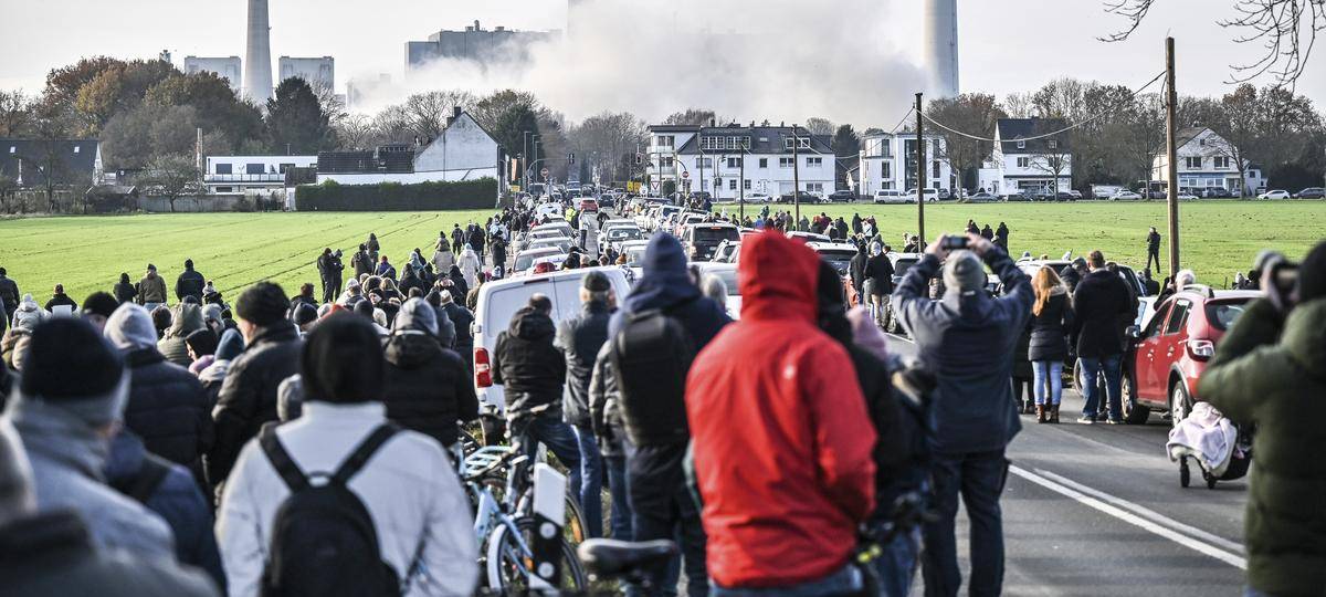 Kühlturm in Voerde ist erfolgreich gesprengt worden