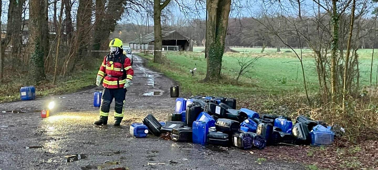 Kanister mit gefährlichen Stoffen entdeckt