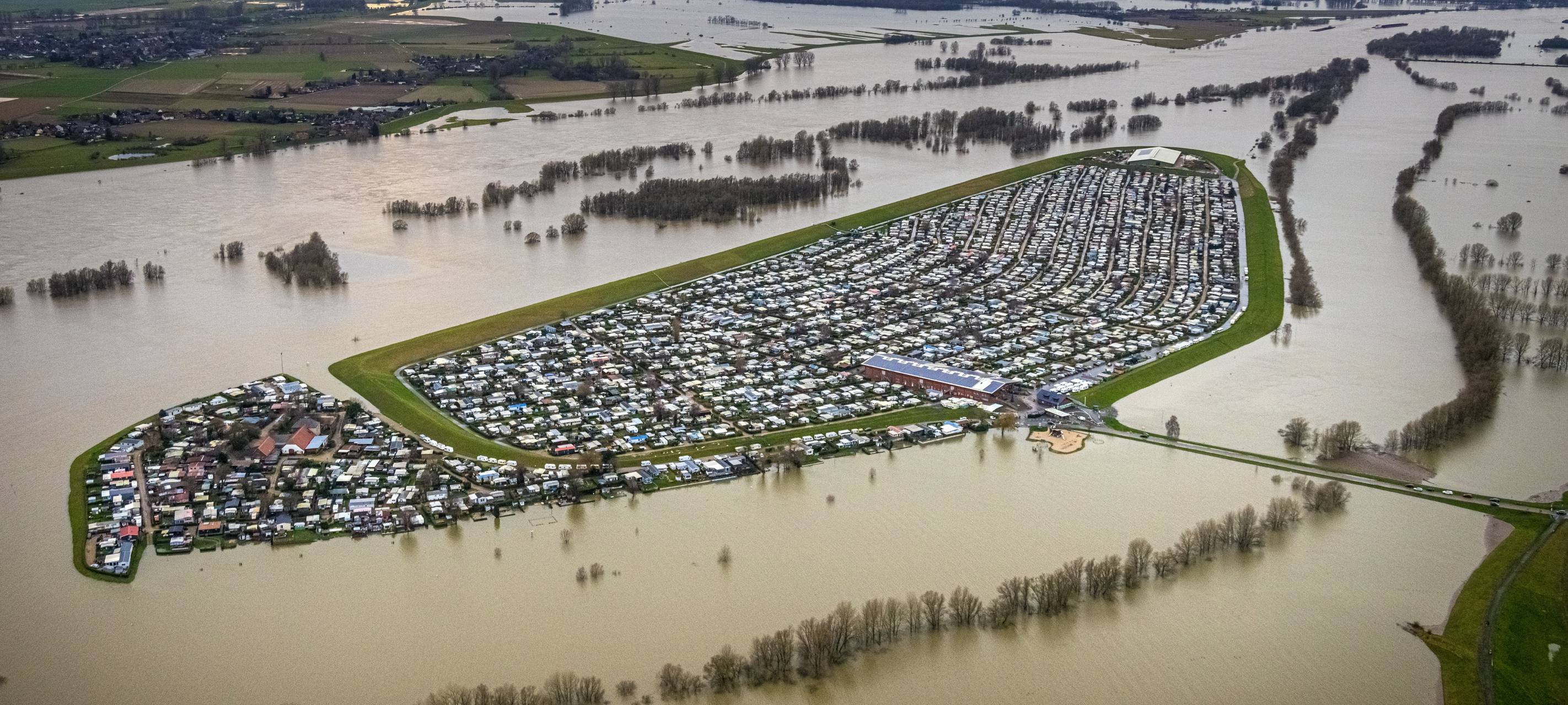 Hochwasser könnte Zufahrtsstraßen überfluten