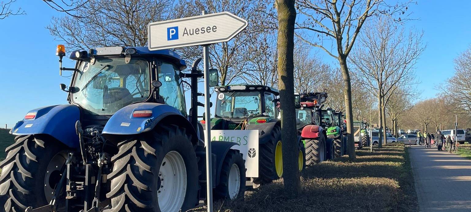 300 Bauern protestieren bei Kundgebung in Wesel