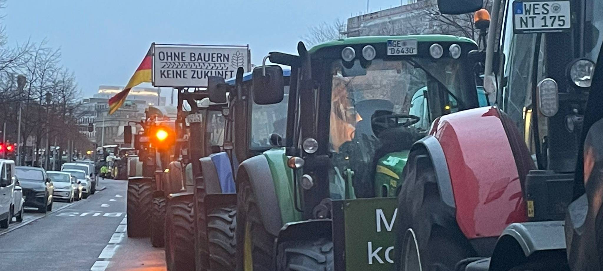 Nach Großdemo in Berlin: Bauern protestieren weiter