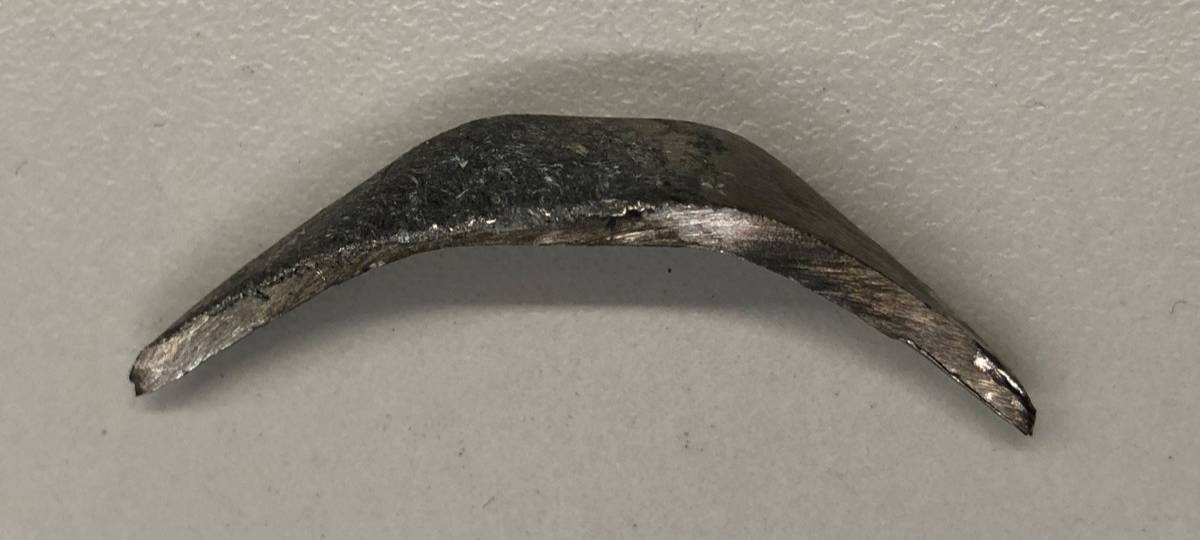 Reifen in Rheinberg zerstört - die Polizei sucht Zeugen