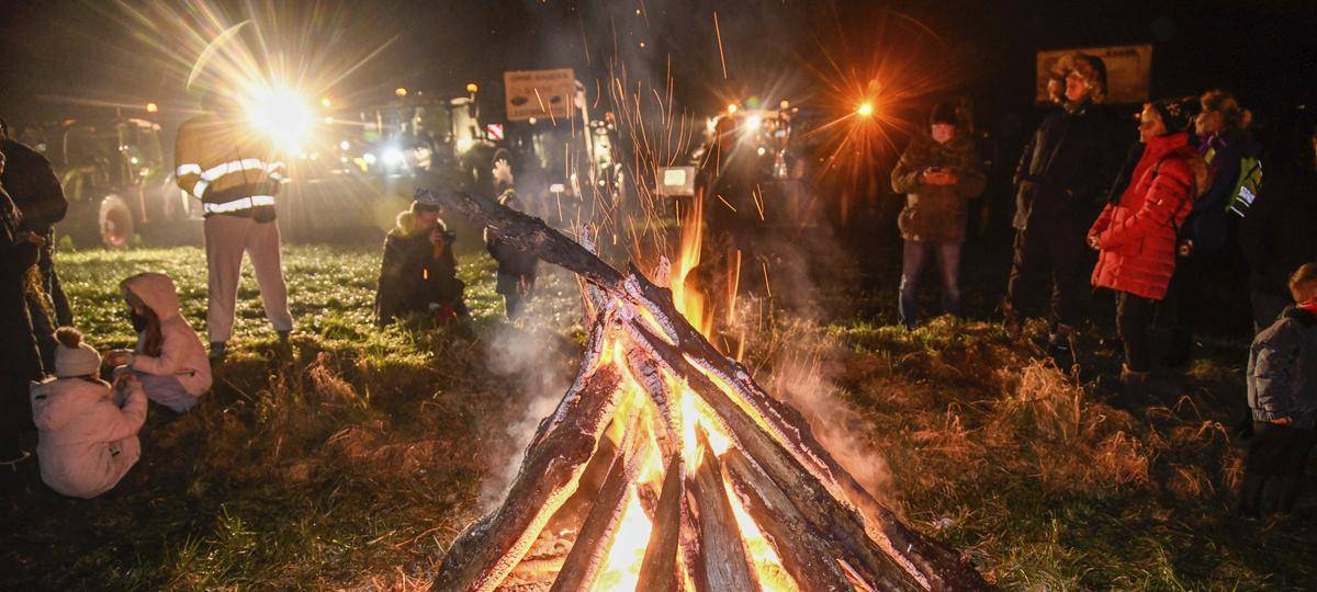 Bauern im Kreis Wesel planen heute sieben Mahnfeuer