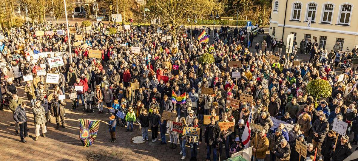In Schermbeck gab es eine Demo auf dem Rathausplatz.