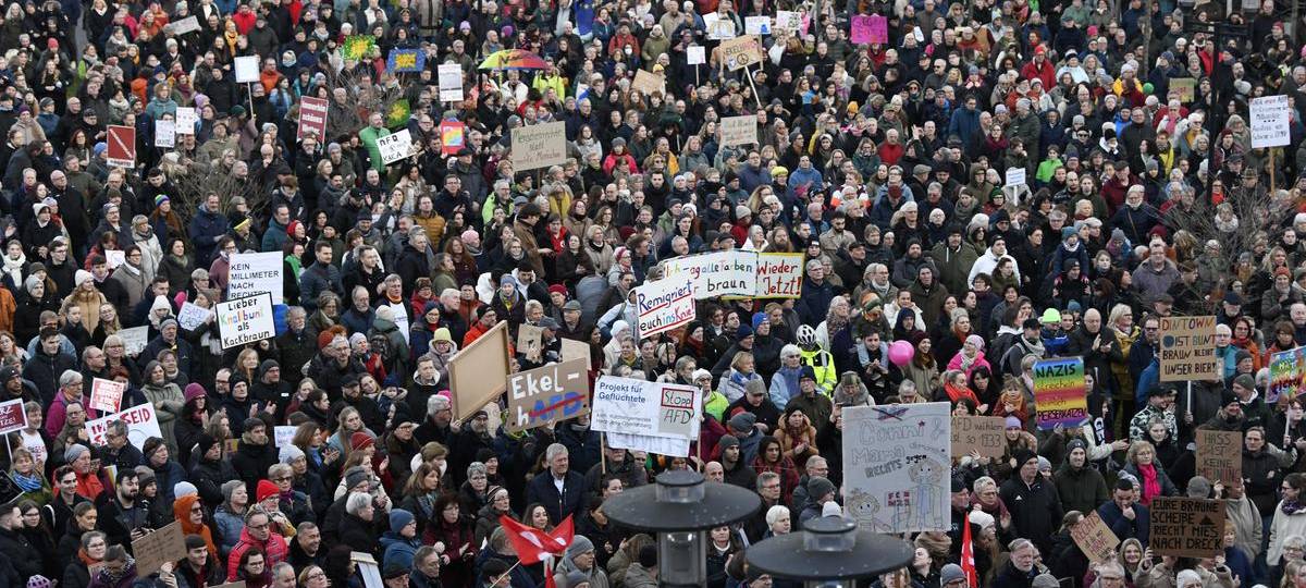 Ein großes Getümmel gab es in Dinslaken: 6000 Menschen kamen zusammen.