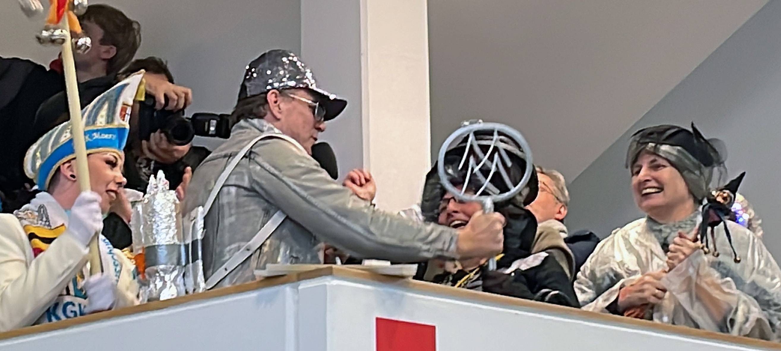 Rathausstürme - Straßenkarneval im Kreis Wesel hat begonnen