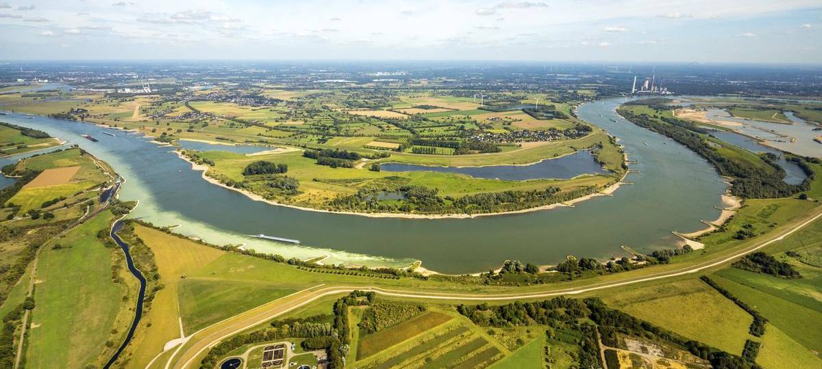 Flächen in der Momm-Niederung in Voerde stehen unter Wasser