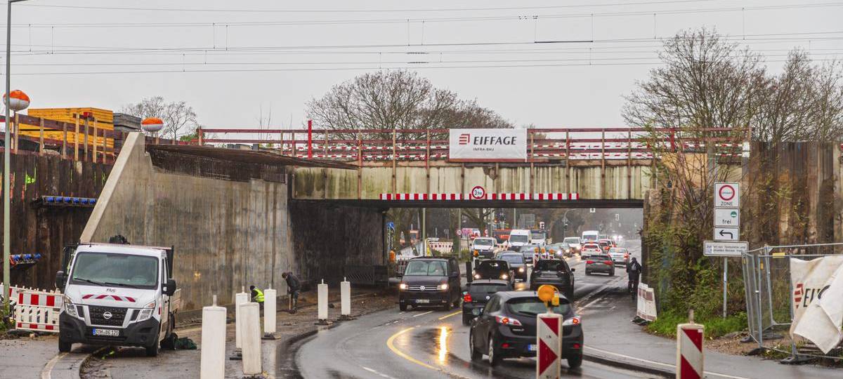 Grüne Welle auf der B8 in Dinslaken lässt noch auf sich warten