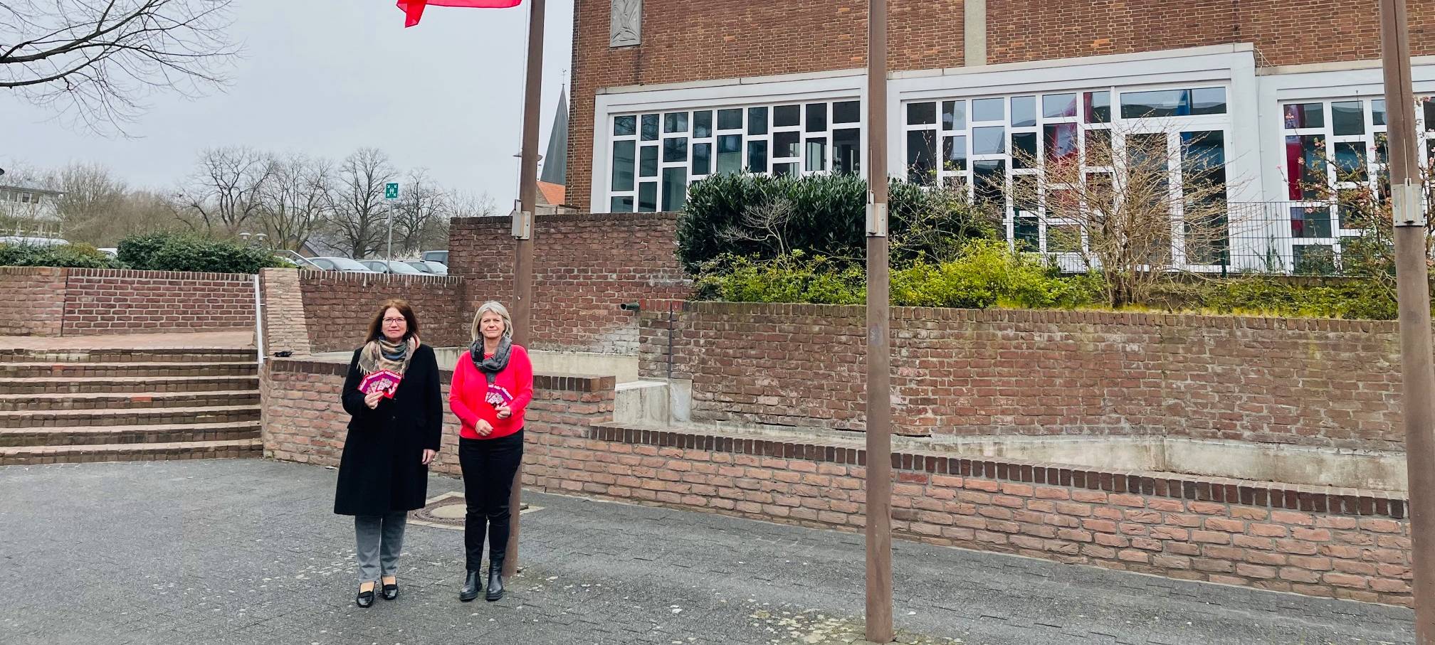 Lohnunterschiede - Wesel hisst Flagge zum Equal Pay Day