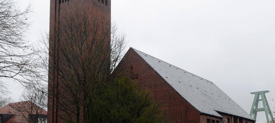 Abriss der Lutherkirche in Dinslaken-Lohberg gestartet