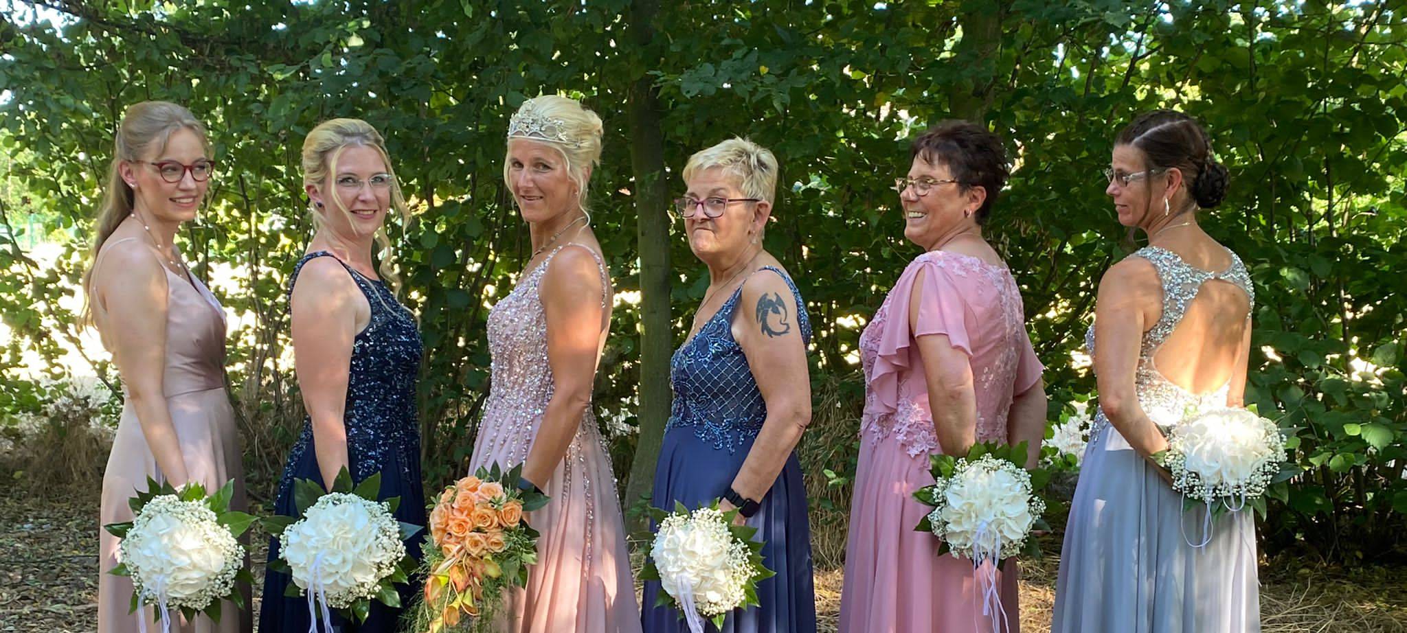 Markt für Schützenfestkleider in Alpen