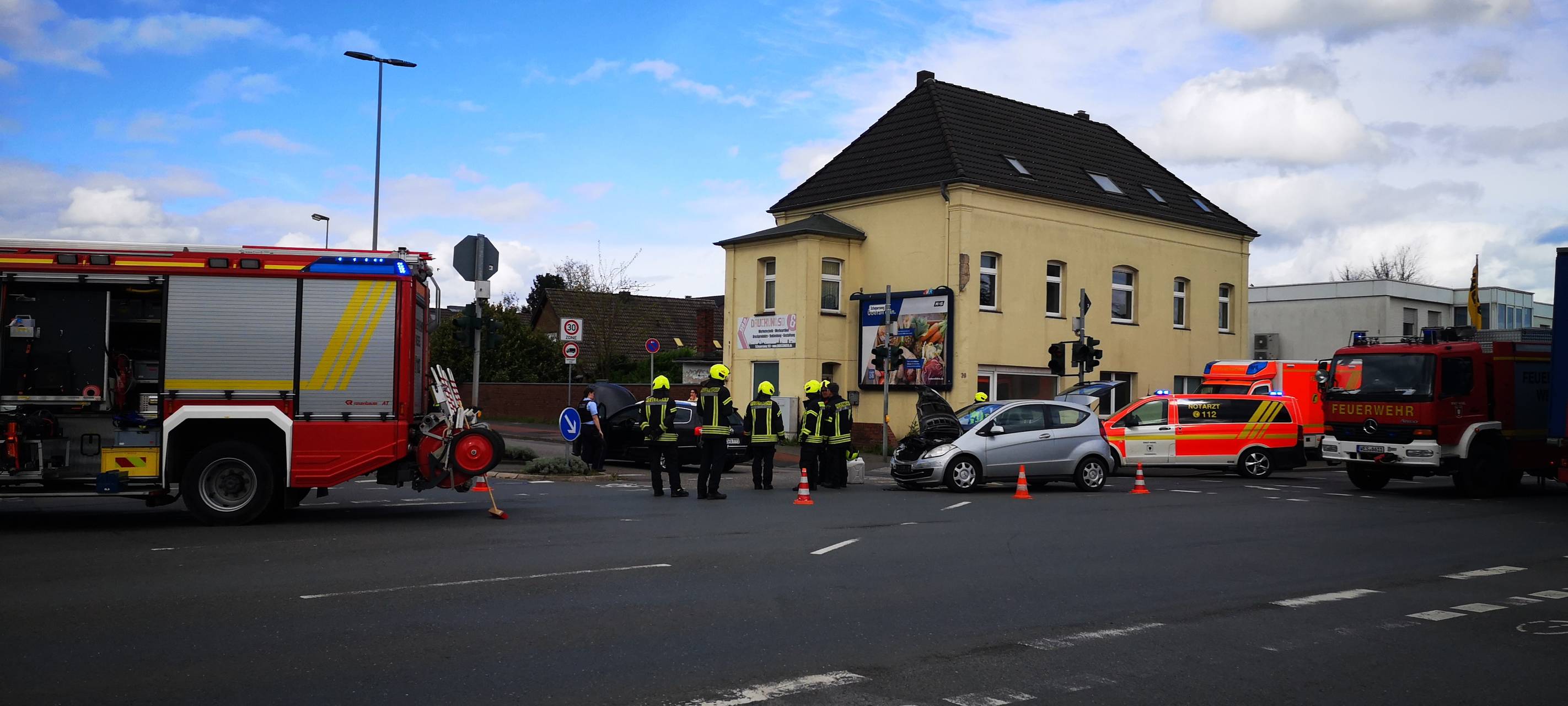Unfall im Feierabendverkehr in Wesel sorgte für Probleme