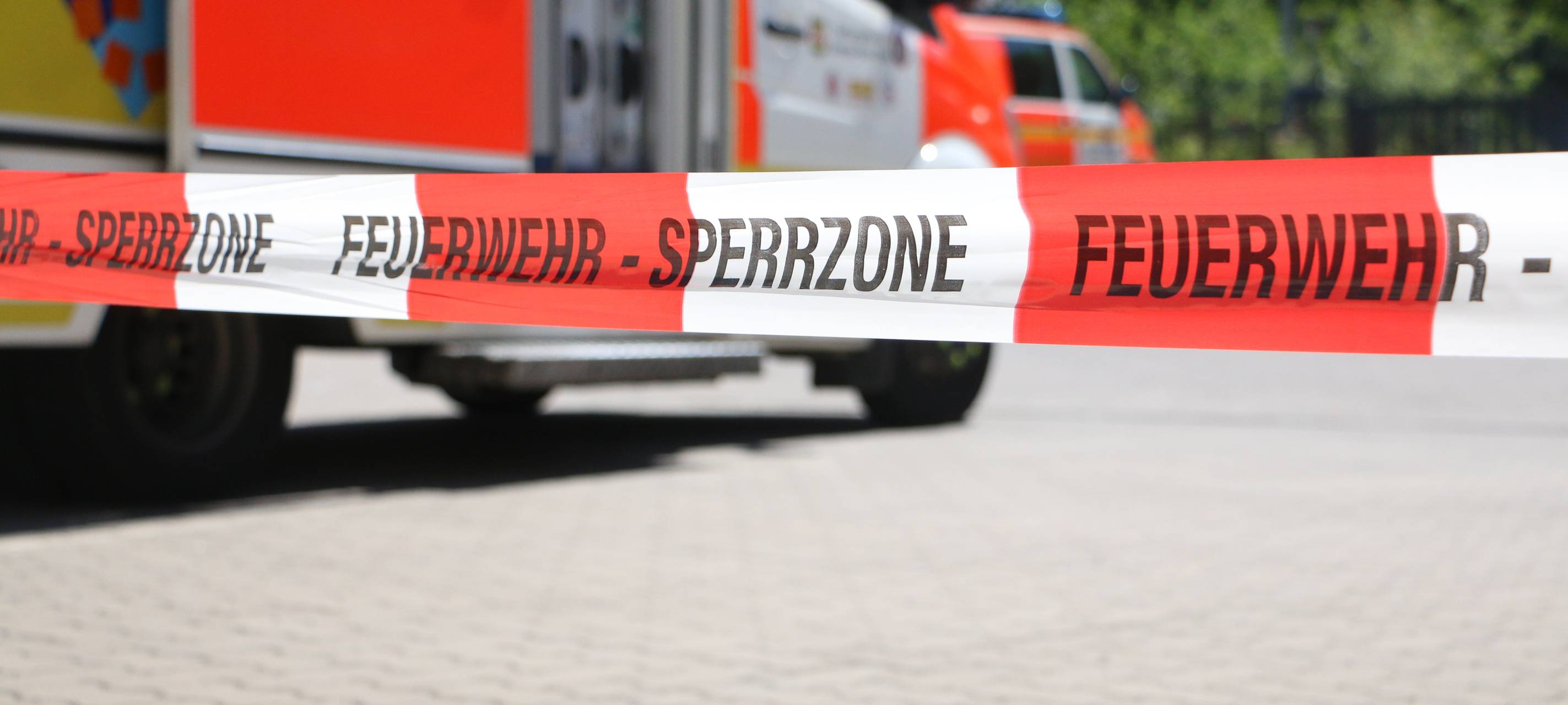 Bagger beschädigt Gasleitung in Neukirchen-Vluyn