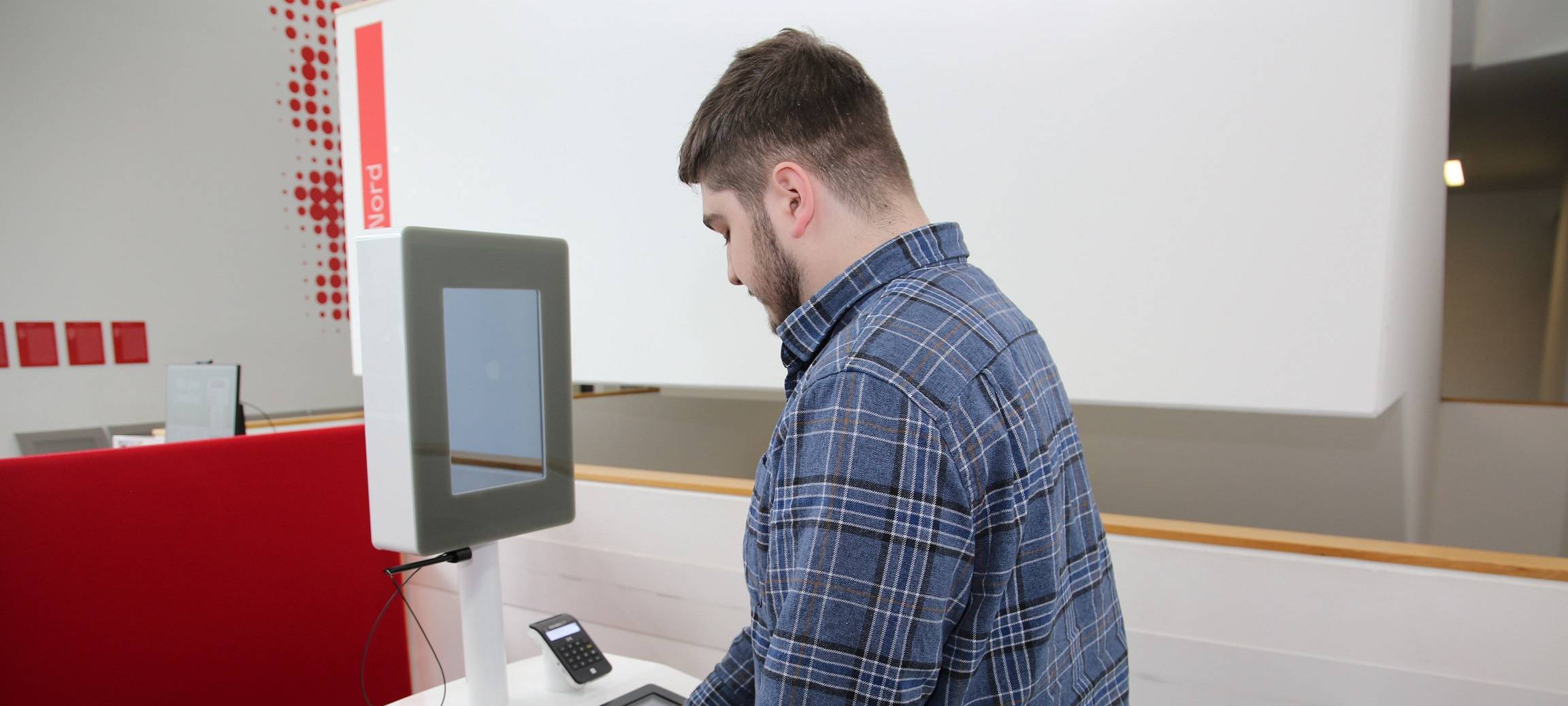 Bürgerservice im Moerser Rathaus ist moderner und digitaler