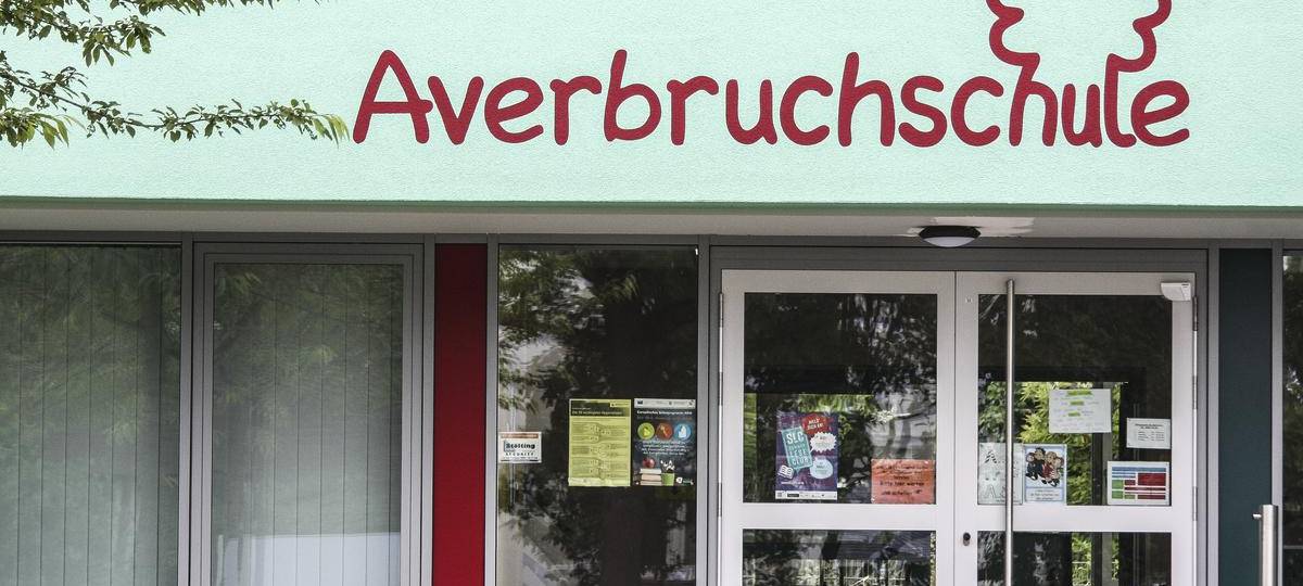 Schule in Dinslaken will Schulstraße