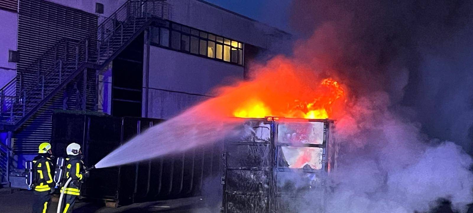 Kamp-Lintforter waren am Morgen vor Rauch gewarnt worden