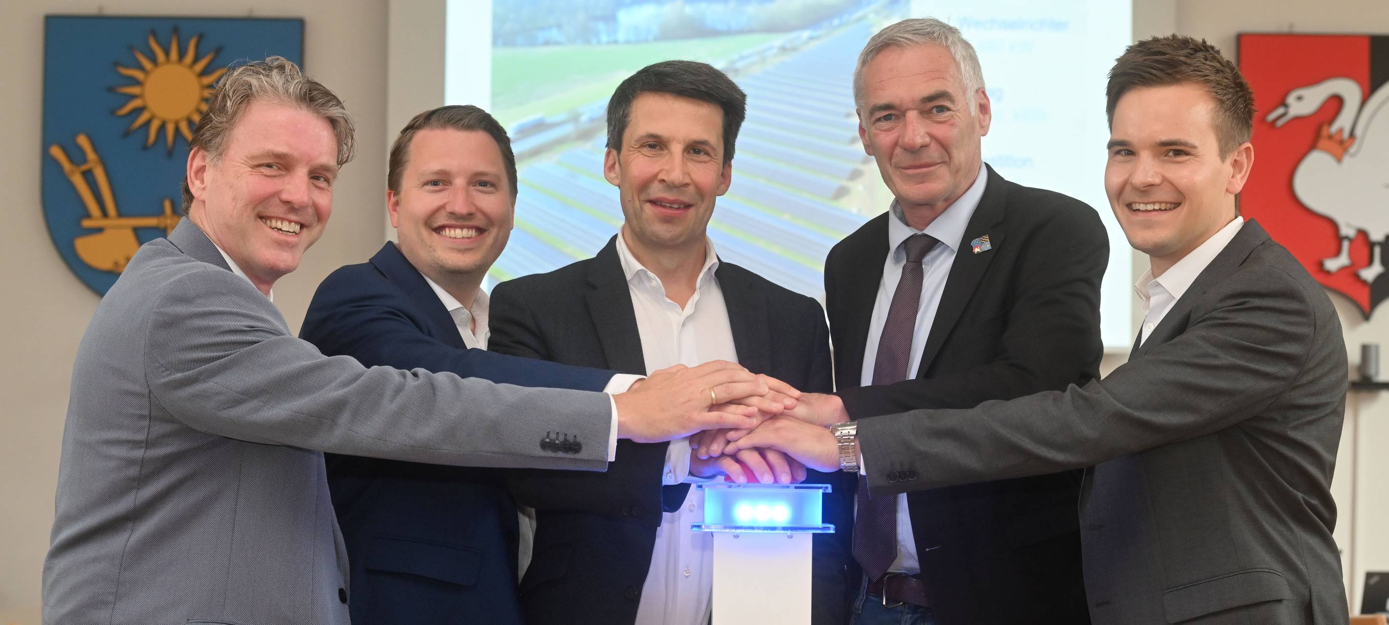 Neuer Solarpark an der A 40 in Neukirchen-Vluyn eröffnet