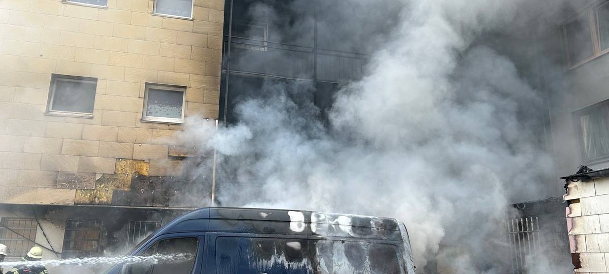 Feuerwehr musste Brand in Moerser Hochhaus löschen