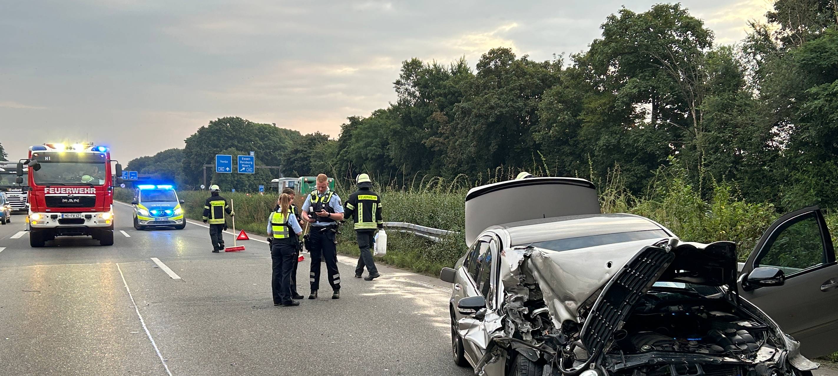 Verletzter nach Unfall auf A57 bei Moers