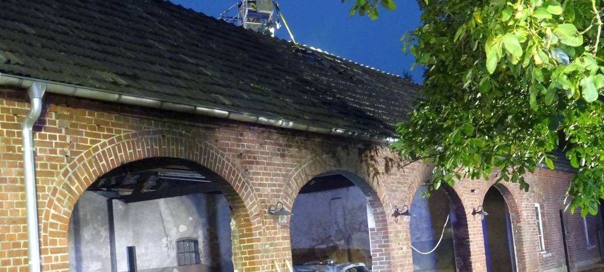 In Sonsbeck hat am Morgen eine Scheune gebrannt