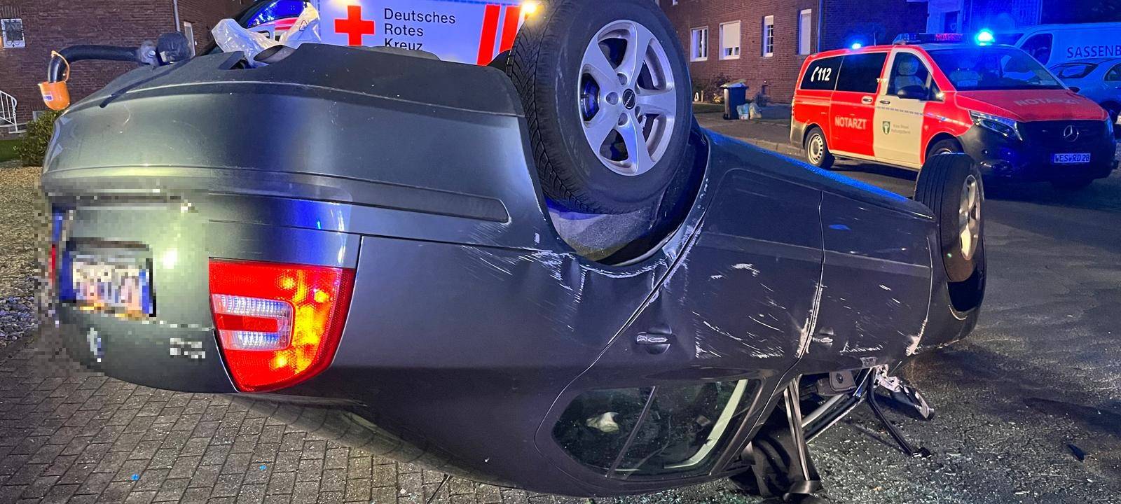 62-jähriger Autofahrer überschlägt sich in Kamp-Lintfort