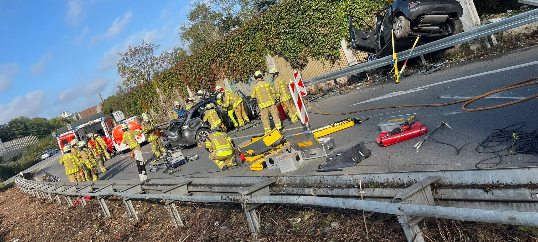 A 59: Zwei Schwerstverletzte nach Unfall
