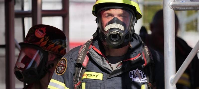 Feuerwehrmann aus Dinslaken beweist sich bei Wettkämpfen in den USA