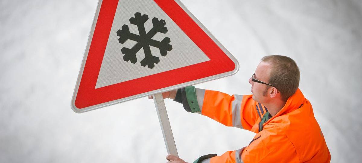 Glatteis-Unfall in Kamp-Lintfort sorgt für 15.000 Euro Schaden