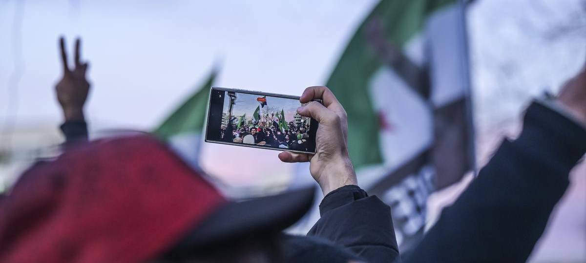 Kleine Demo in Duisburg nach Sturz des syrischen Machthabers