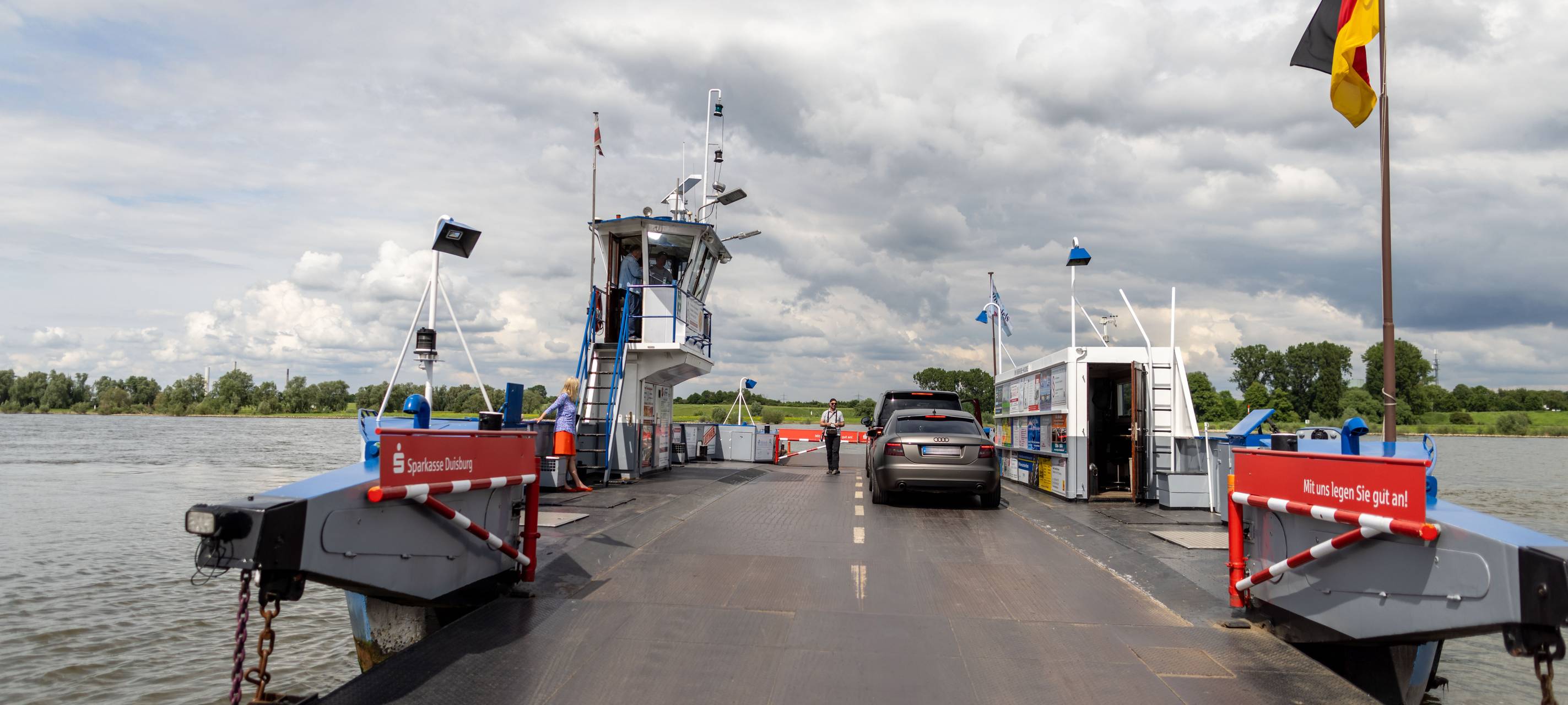Rheinberg-Orsoy: Rheinfähre pendelt wieder