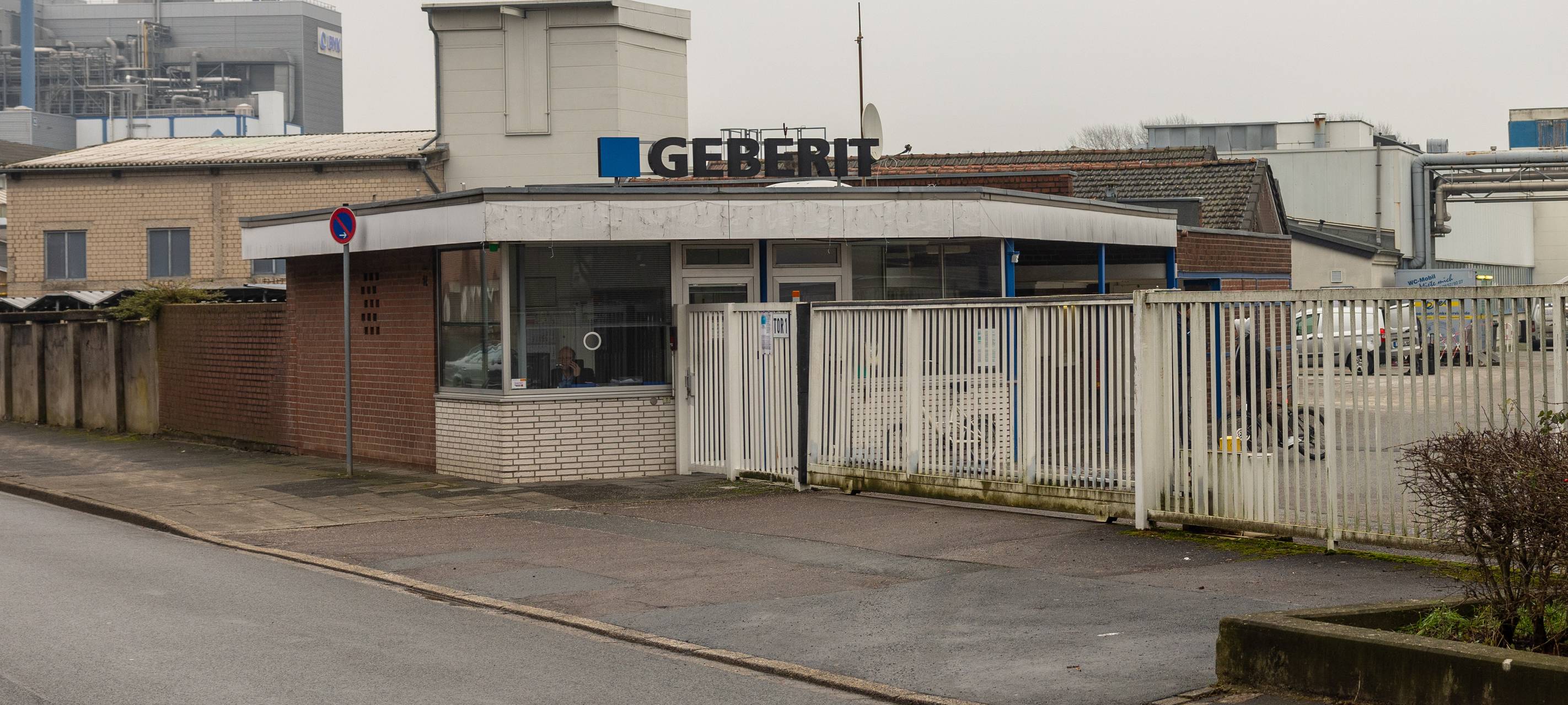 Rund 160 Demonstranten zu Protest bei Geberit in Wesel