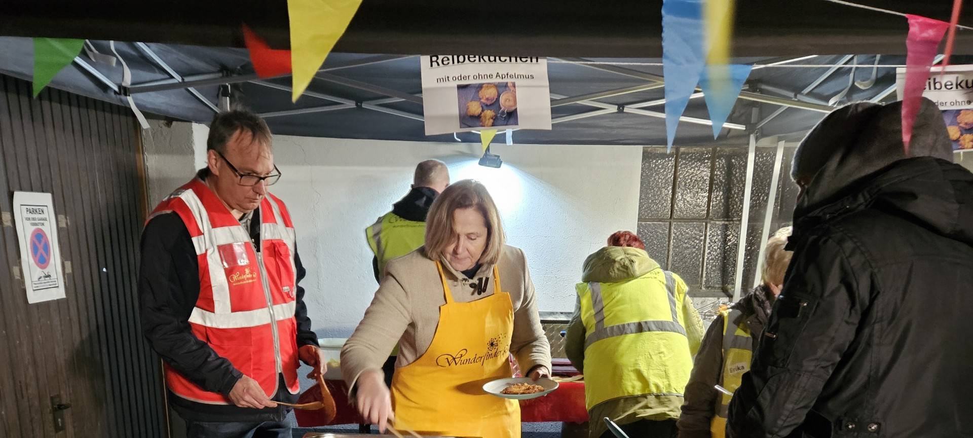 "Wunderfinder" in Dinslaken geben zum 600. Mal Essen aus