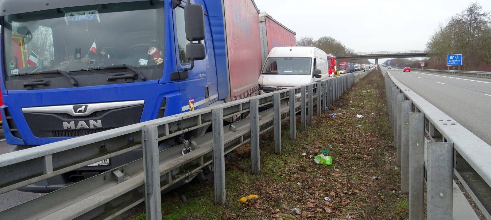Unfall auf der A57 bei Sonsbeck