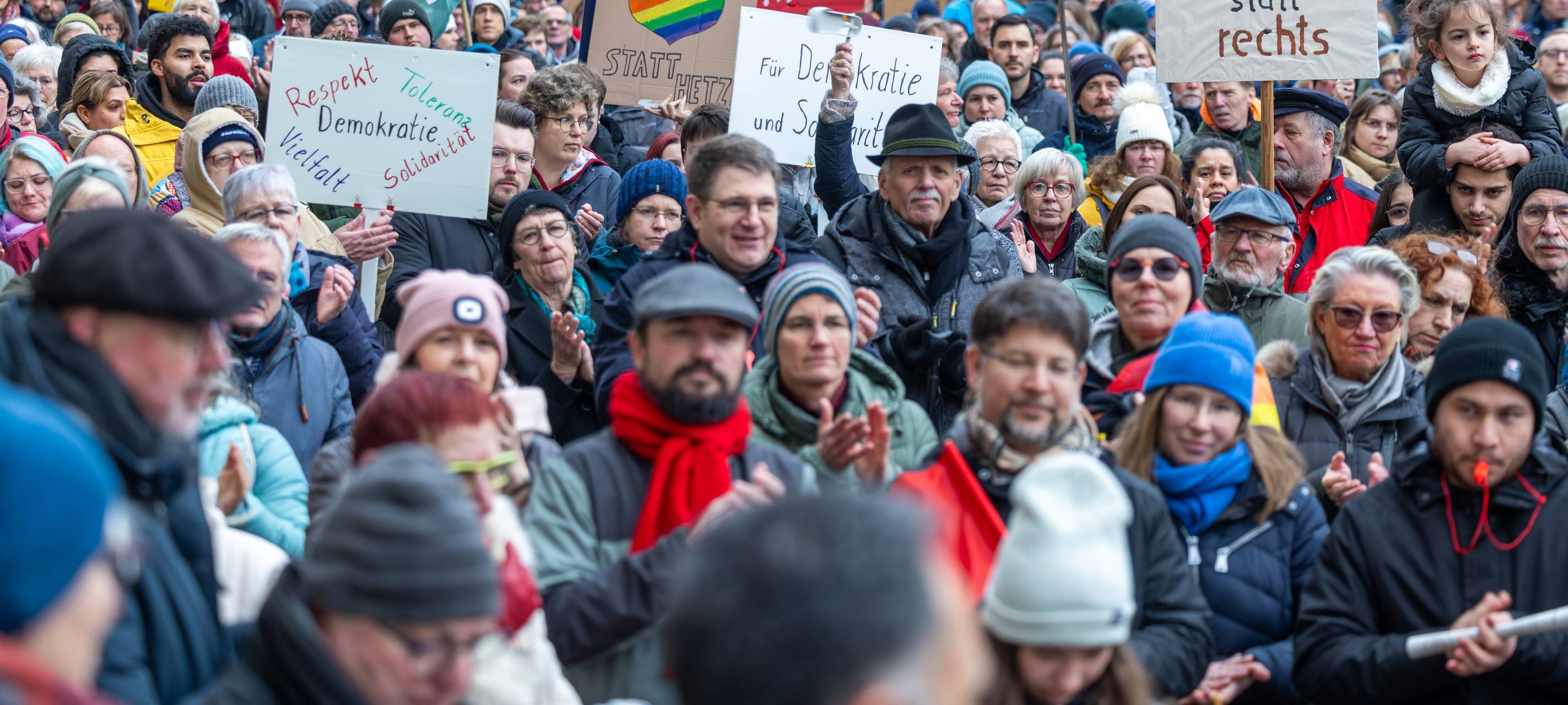 Rund 1600 Teilnehmer bei Demos in Moers und Wesel